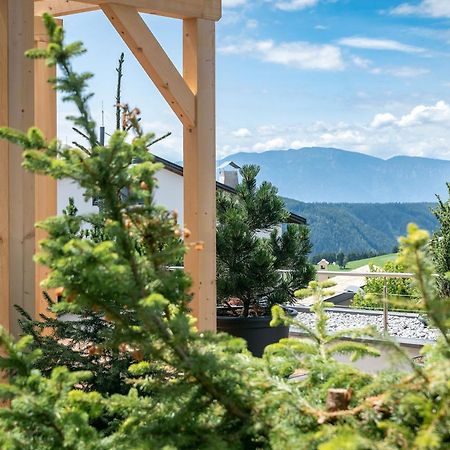 Apparthotel Feldhof - Living And Bistro Nova Ponente Bagian luar foto