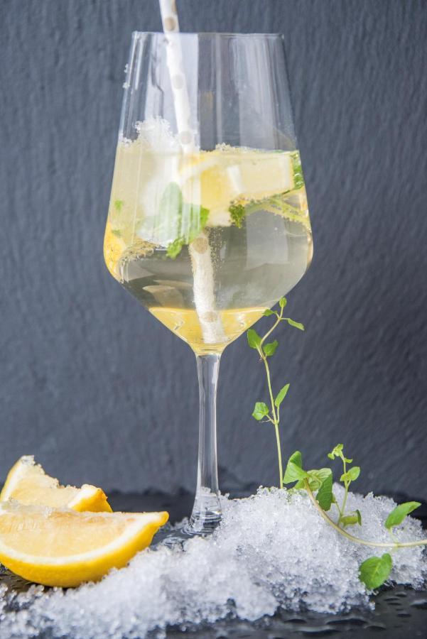 Apparthotel Feldhof - Living And Bistro Nova Ponente Bagian luar foto