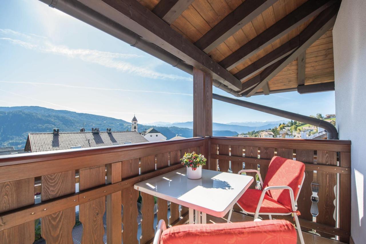 Apparthotel Feldhof - Living And Bistro Nova Ponente Bagian luar foto