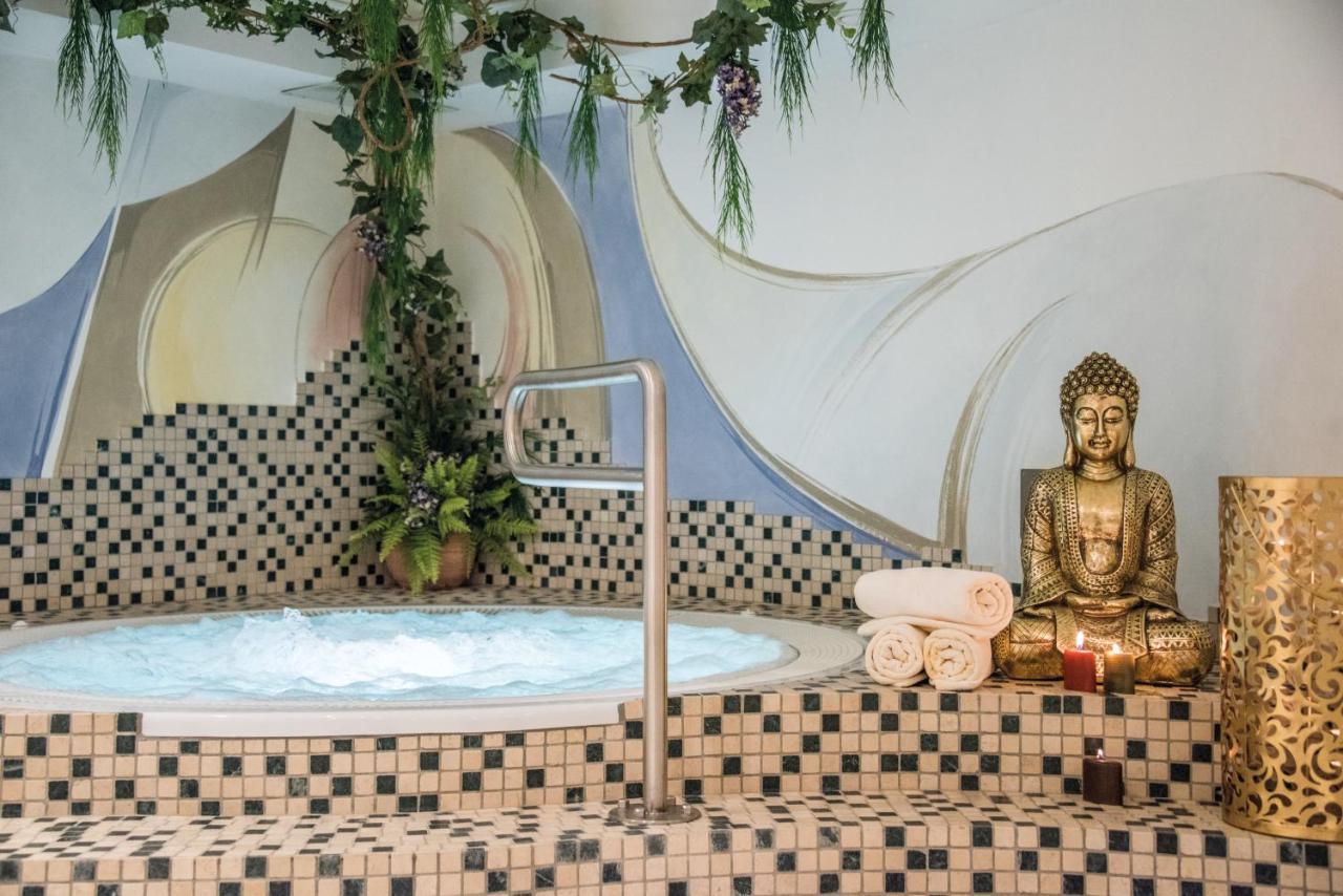 Apparthotel Feldhof - Living And Bistro Nova Ponente Bagian luar foto