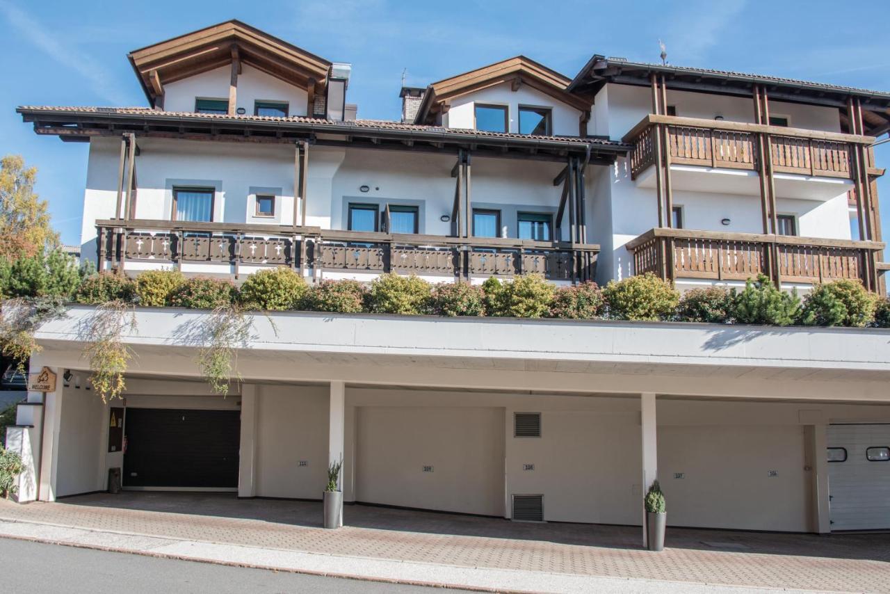 Apparthotel Feldhof - Living And Bistro Nova Ponente Bagian luar foto