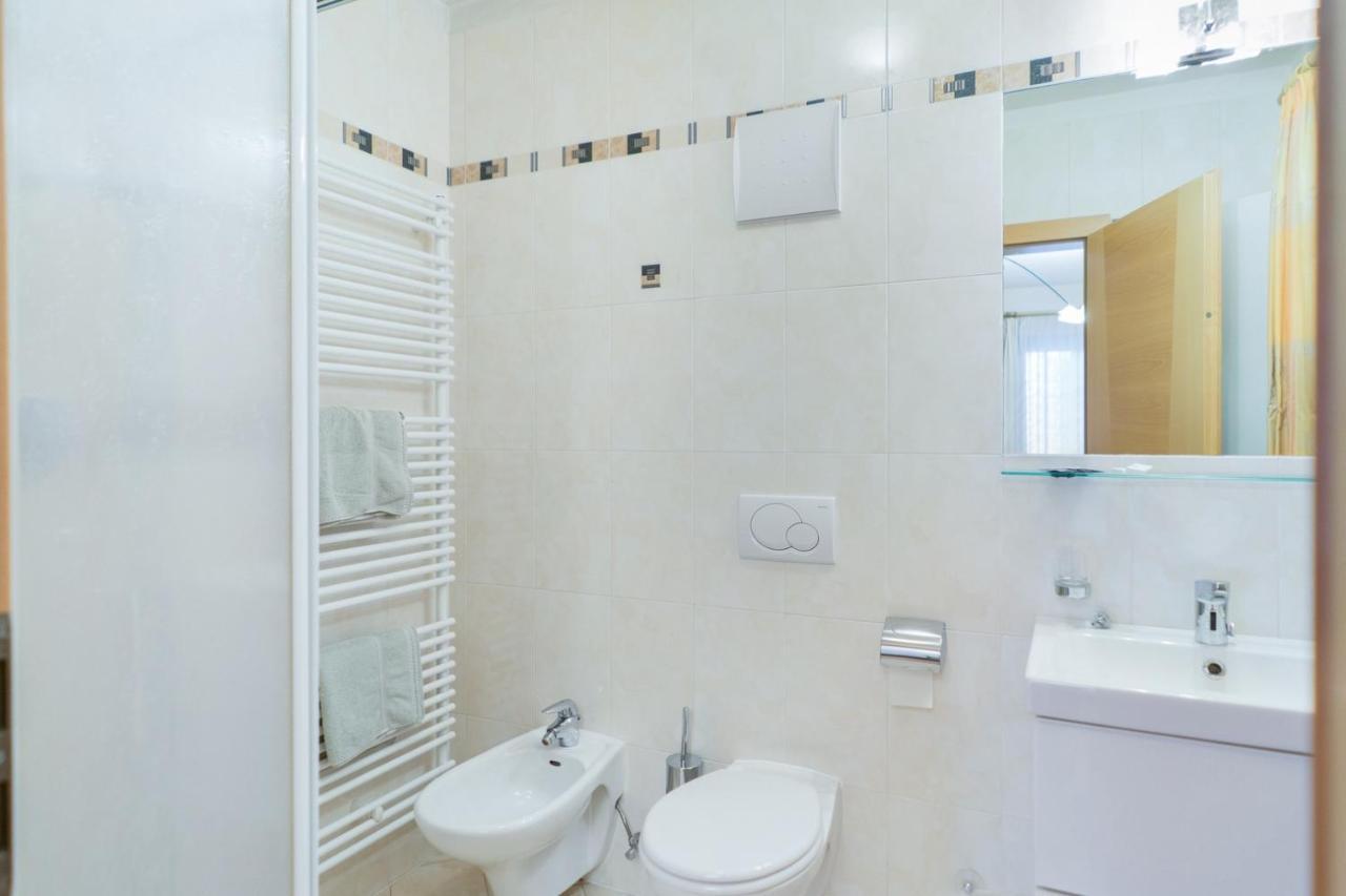 Apparthotel Feldhof - Living And Bistro Nova Ponente Bagian luar foto