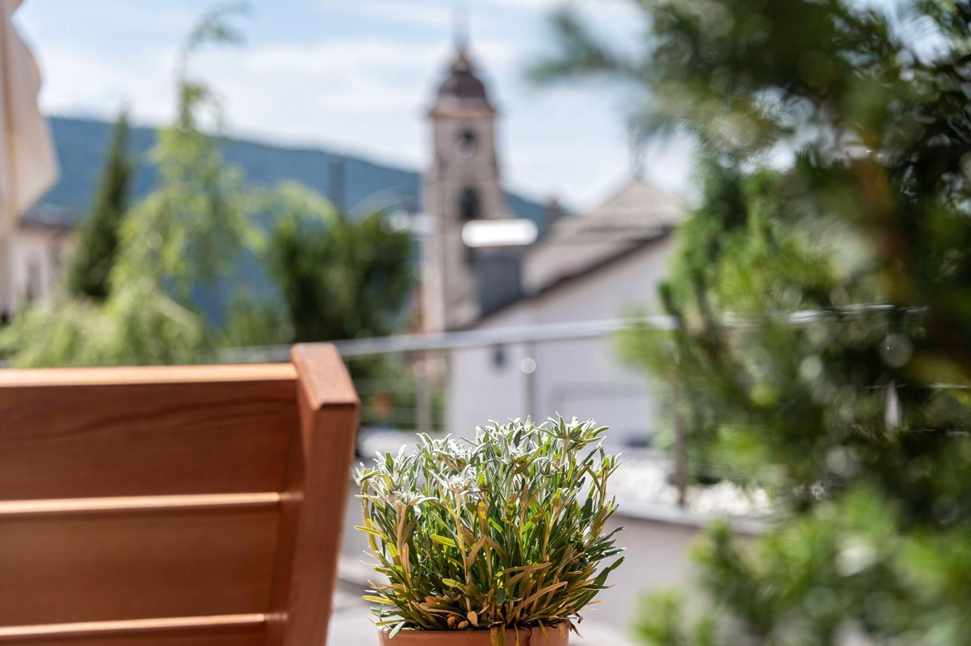 Apparthotel Feldhof - Living And Bistro Nova Ponente Bagian luar foto